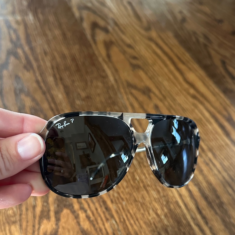 Ray-Ban Black and Silver Aviator Sunglasses